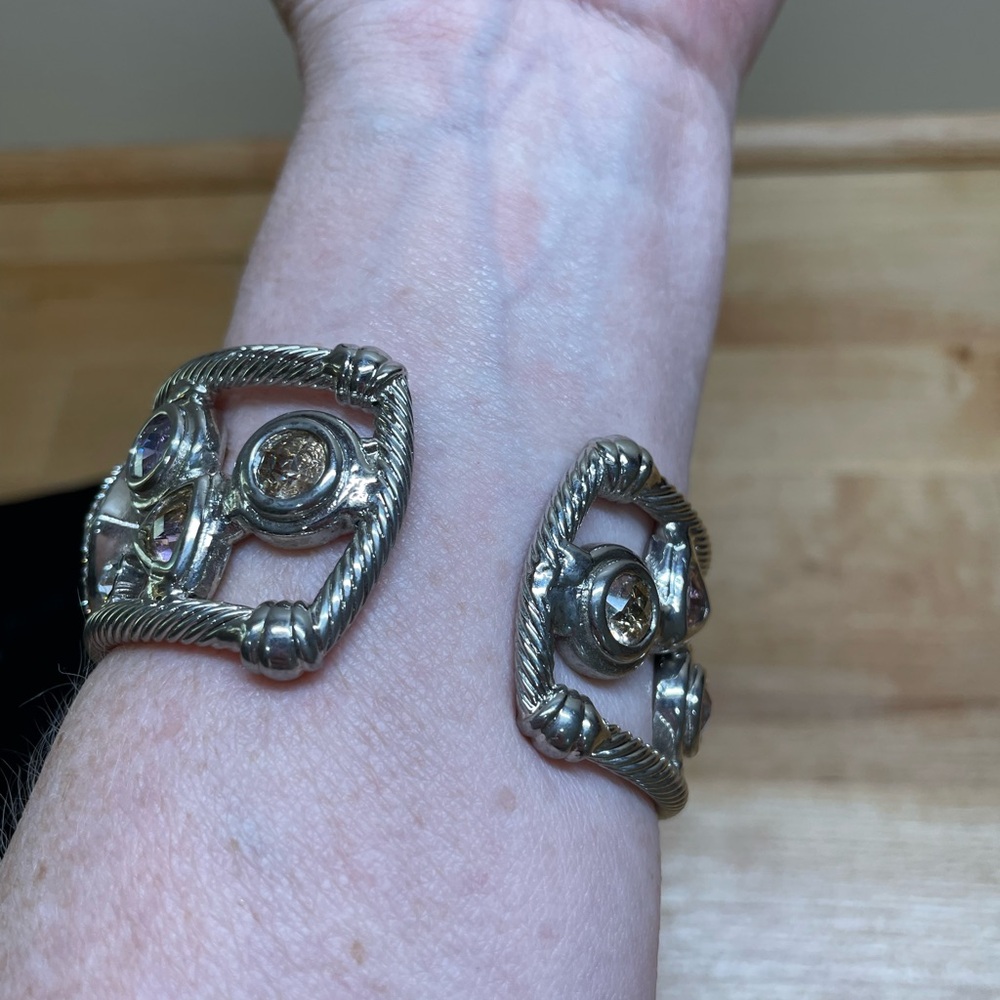 Larger cuff bracelet - Picture 7 of 8